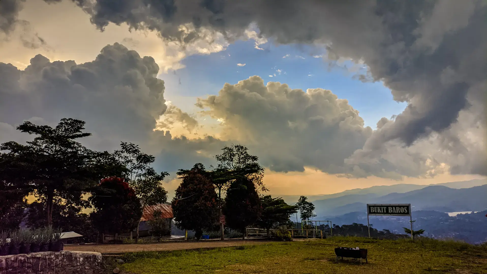 Pemandangan awan yang bagus